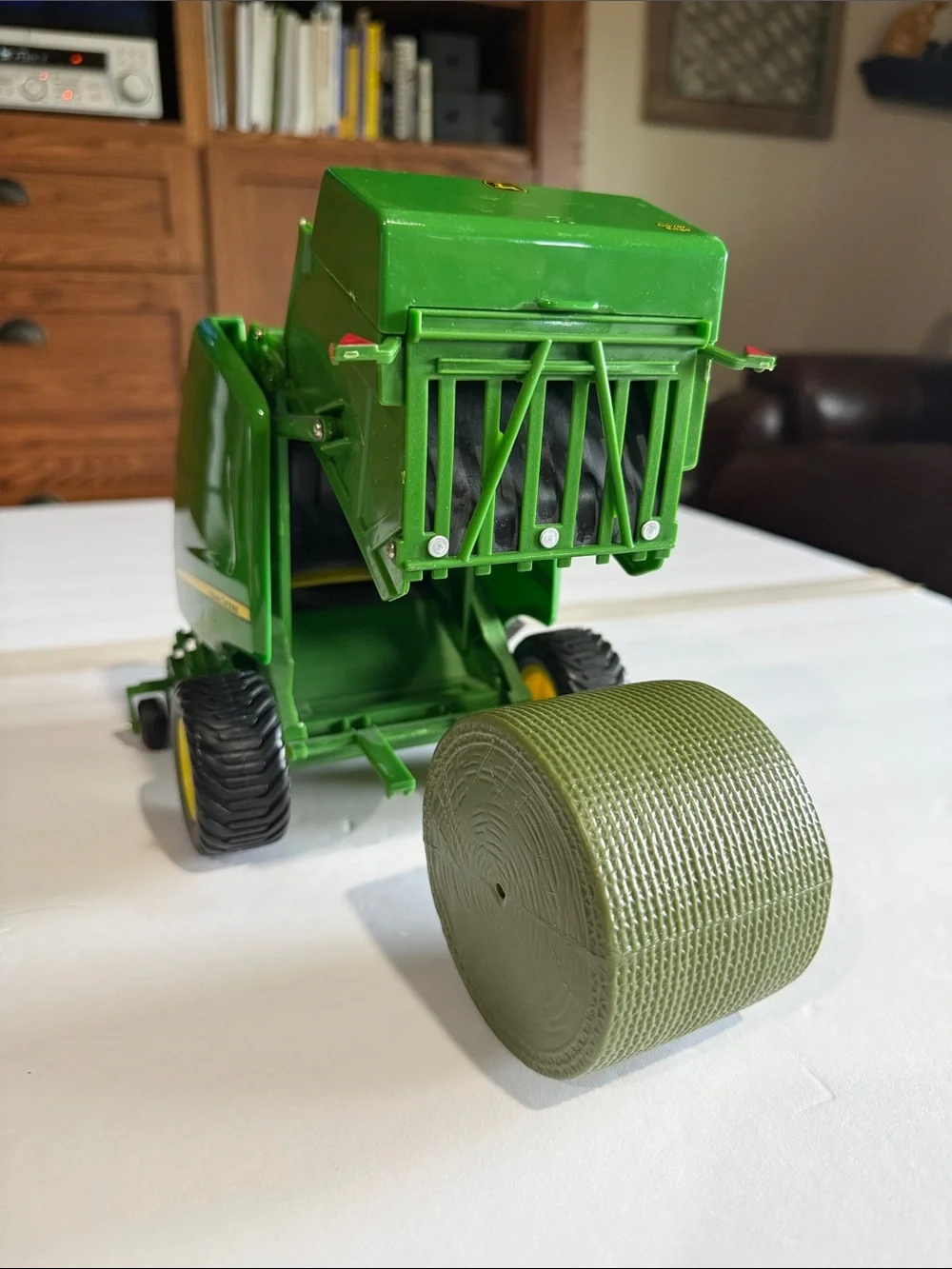 John Deere Green and Yellow 854 Toy Round Baler